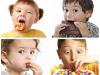 4 sai lầm cần tránh trong chế độ ăn của trẻ mùa hè