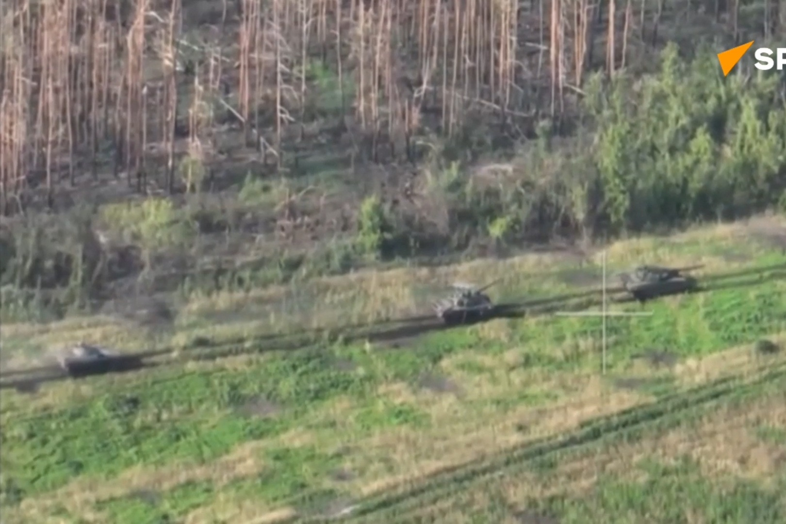 Video xe tăng Nga không hề hấn sau đòn tấn công trực diện từ tên lửa Ukraine