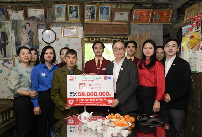 Bảo Tín Minh Châu trao tặng 200 triệu đồng cho người nghèo Cao Bằng